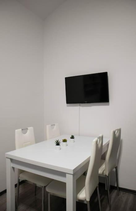 Modern Apartment In The Center Of プラハ エクステリア 写真